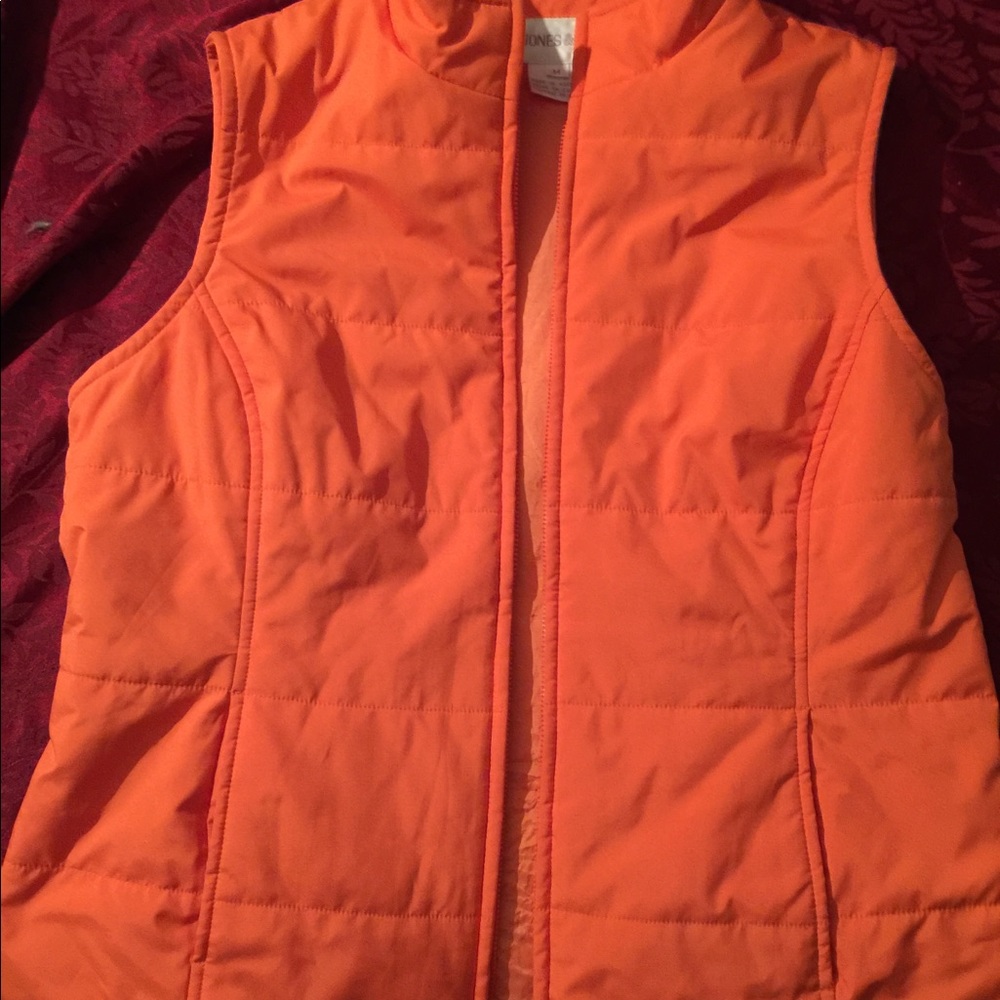 Jones & company size medium 🍊 vest light weight